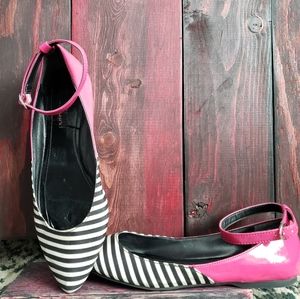 Cosmopolitan black & white flats with ankle strap